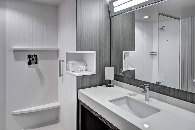 Courtyard by Marriott Appleton Riverfront - photo 42