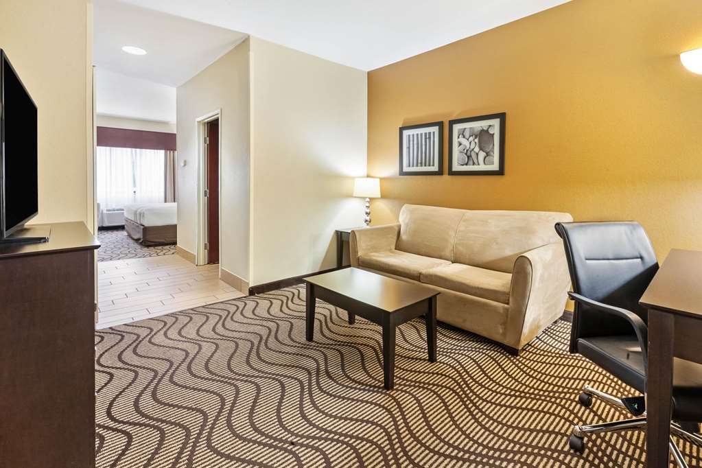 La Quinta Inn & Suites by Wyndham South Bend - photo 27