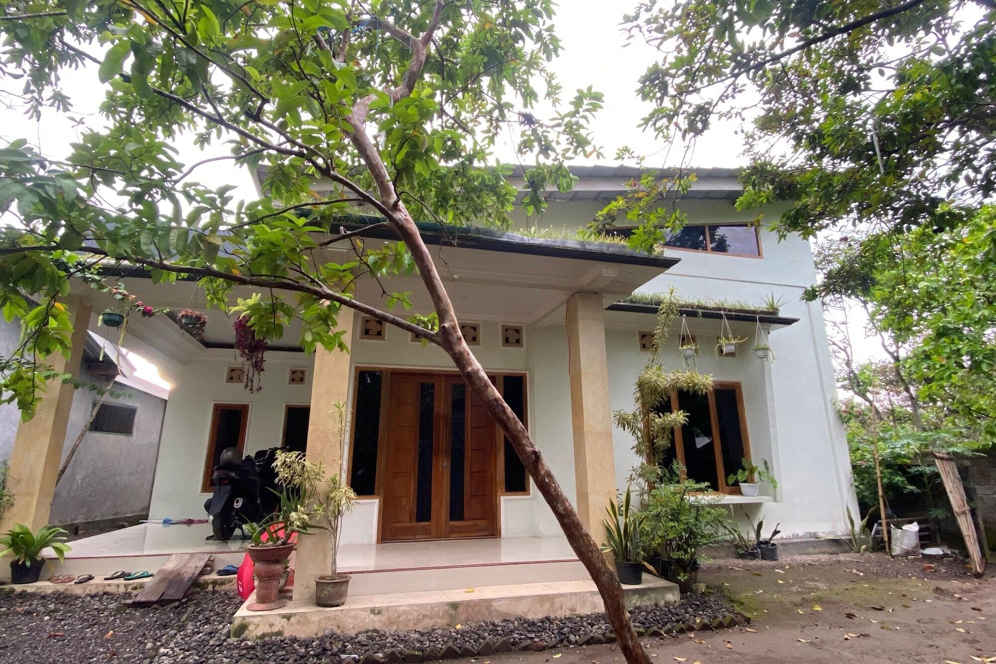Hotel O Kebun Manis Homestay Near Lapangan Bola Volly Batu Kumbung — hotel in Janapria