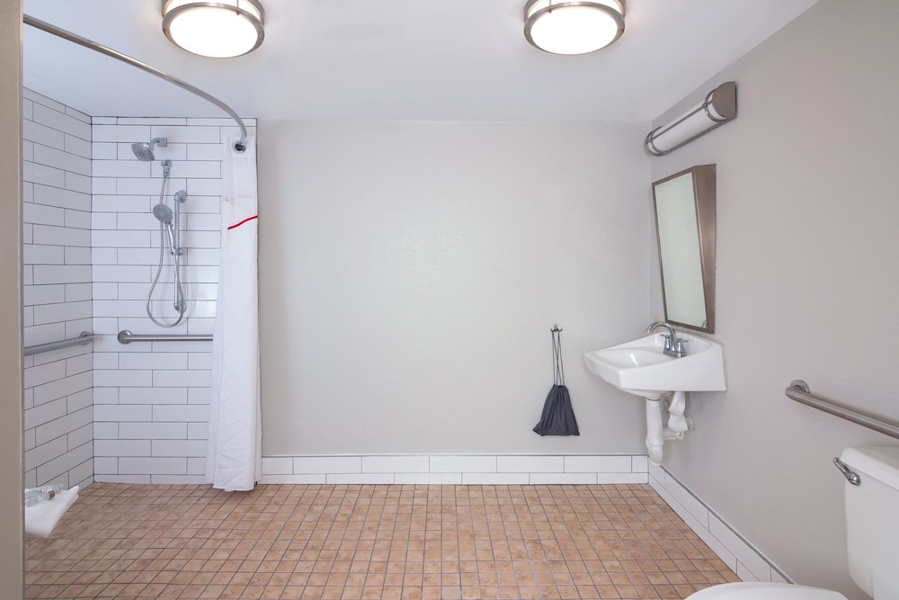 Red Roof Inn PLUS Miami Airport - photo 16