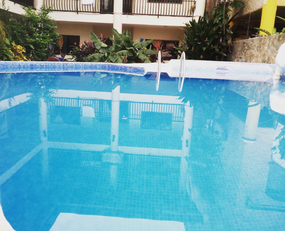 Hotel Feliz Vida - carbon neutral hotel in Jaco
