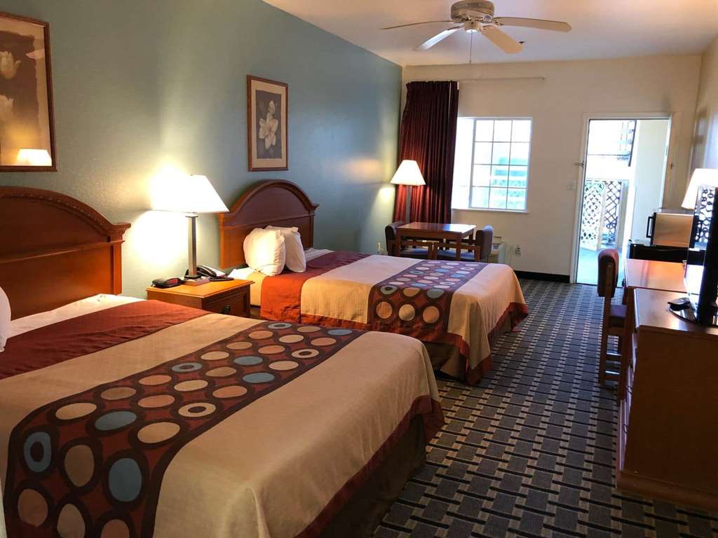 Super 8 by Wyndham Forney East Dallas - photo 8
