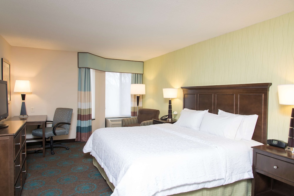 Hampton Inn and Suites Kokomo - photo 14
