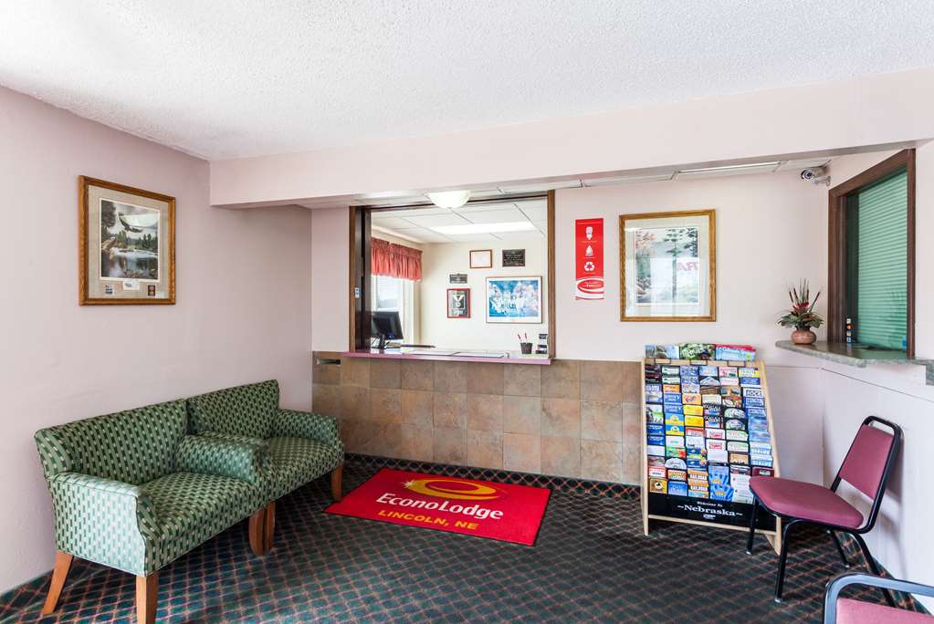 Econo Lodge Lincoln - photo 7