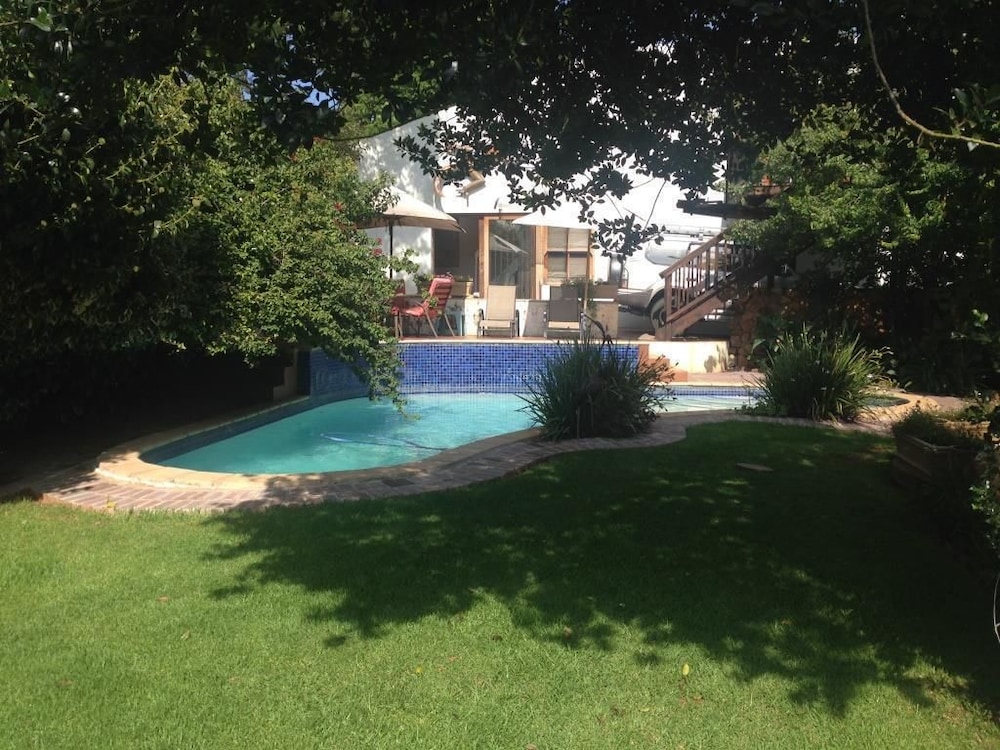Lucky Bean Guesthouse — 4-Star Luxury Hotel in Johannesburg, South Africa