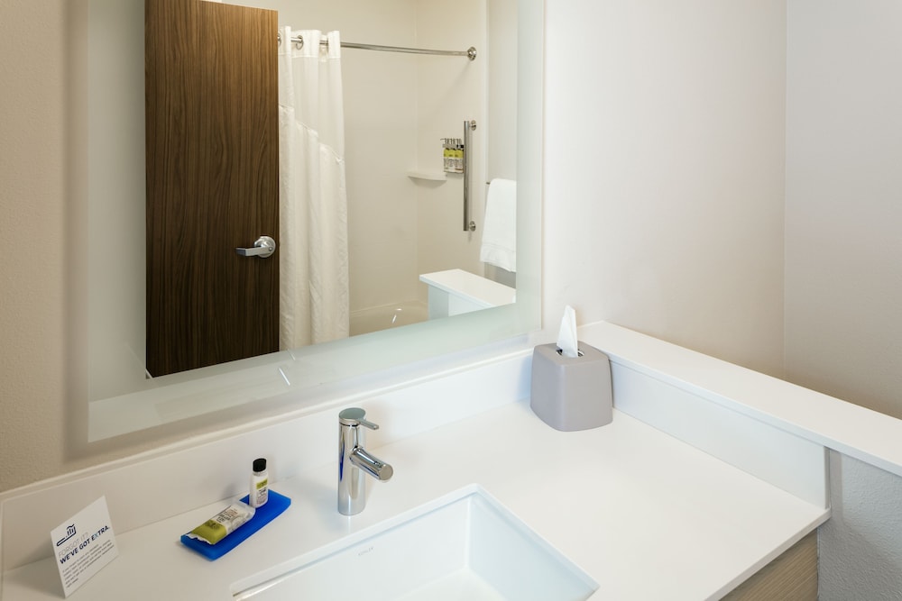 Holiday Inn Express & Suites Medford by IHG - photo 19