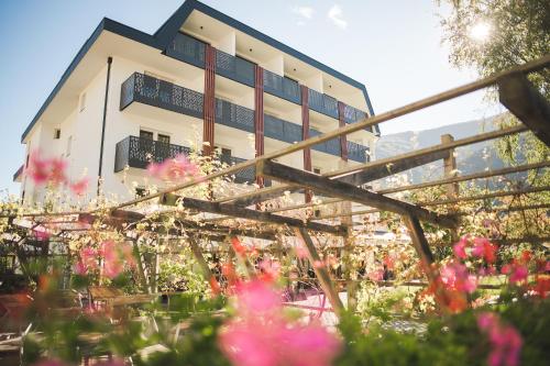 Park Hotel Villa Etschland — hotel in Plaus