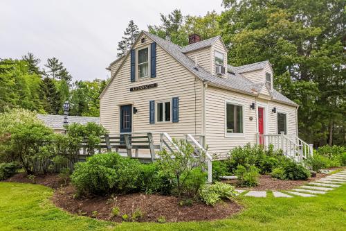 Riverwatch - carbon neutral hotel in Boothbay