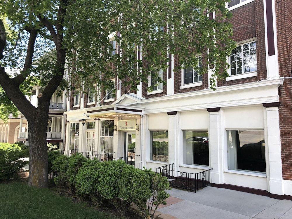 Carlton Hotel - featured photo