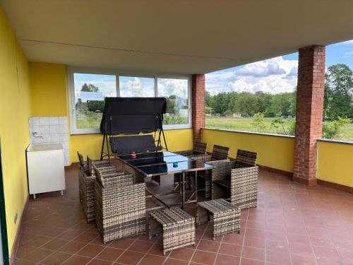 Il terrazzo sul giardino — 4-Star Luxury Hotel in Agrate Conturbia, Italy