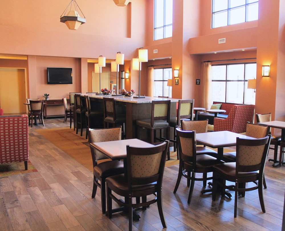 Hampton Inn & Suites Green River - photo 34