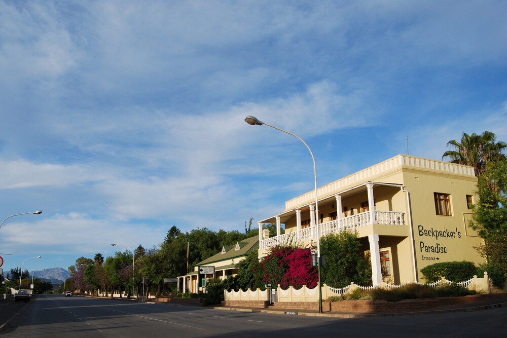Backpackers Paradise & Joyrides — 4-Star Luxury Hotel in Oudtshoorn, South Africa