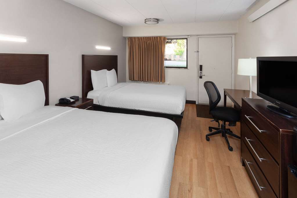 Travelodge by Wyndham Peoria - photo 24
