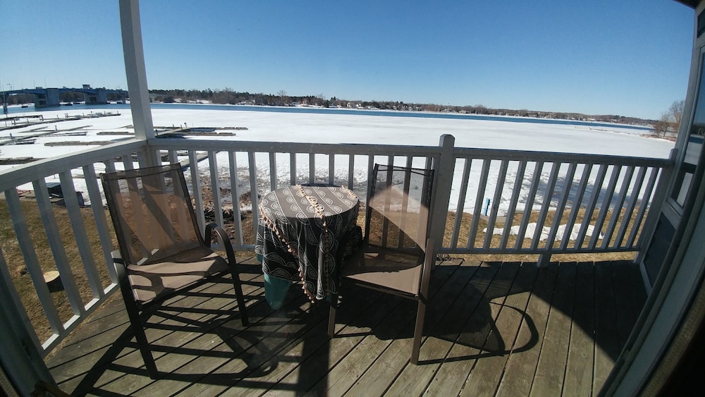 Snug Harbor Inn - photo 125