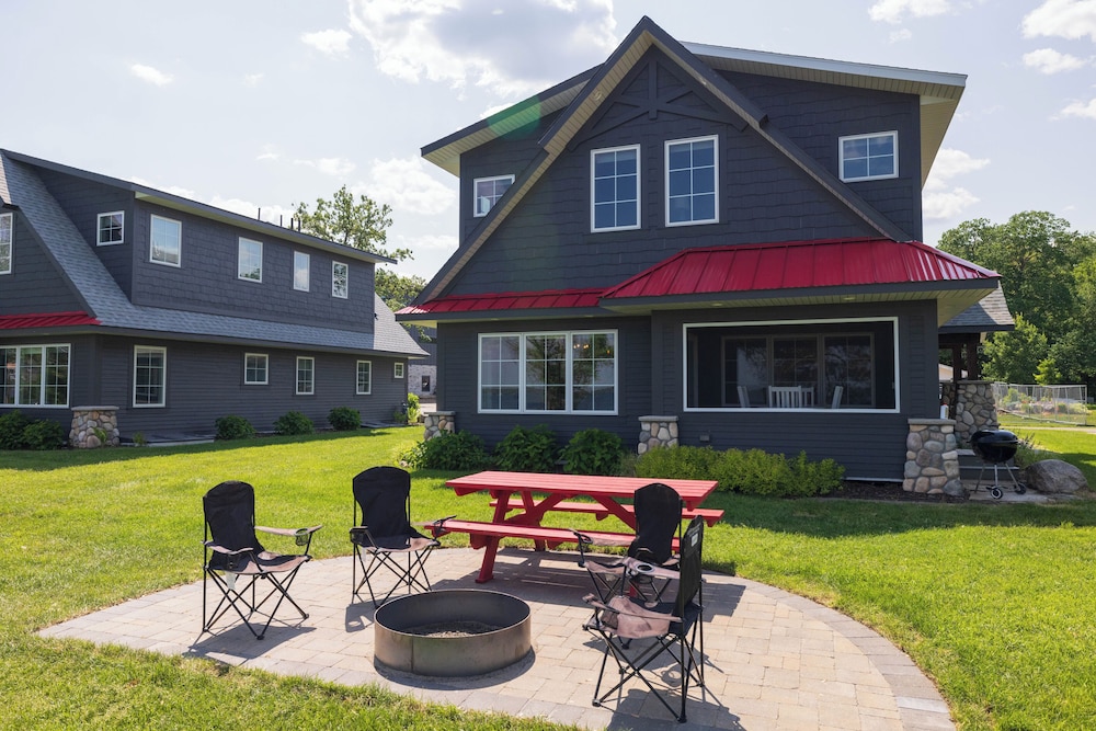 Quarterdeck Resort & Restaurant - photo 72