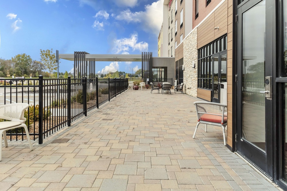 Hilton Garden Inn Detroit Utica - photo 23