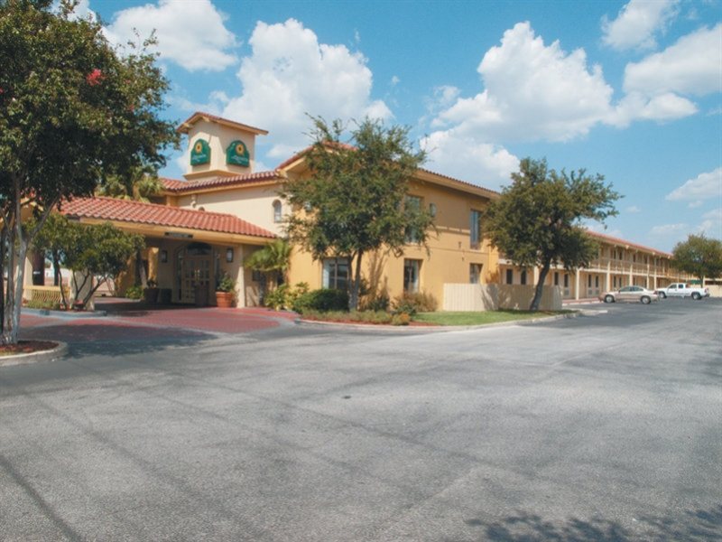 La Quinta Inn by Wyndham San Antonio I 35 N at Rittiman Rd - featured photo