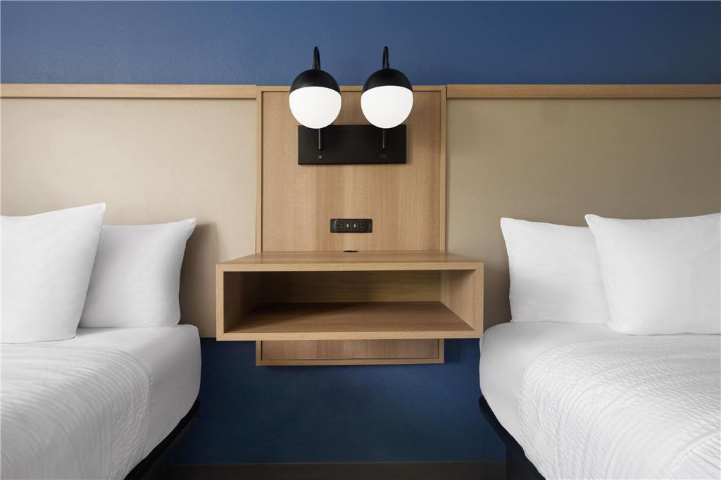 La Quinta Inn & Suites by Wyndham Myrtle Beach - photo 17