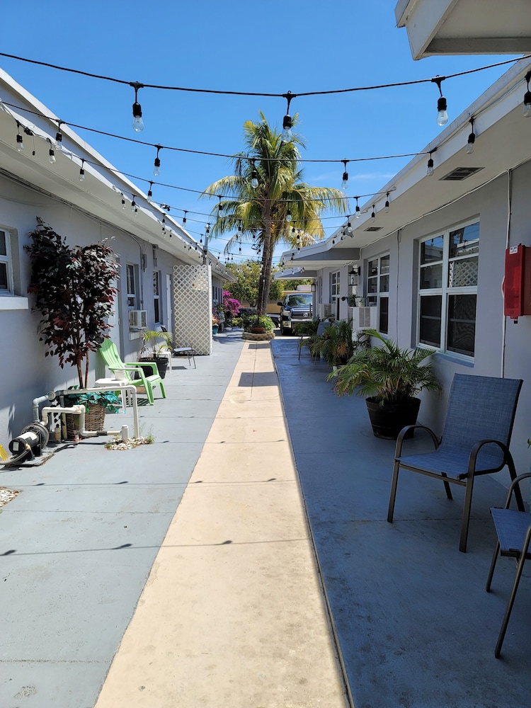 Air Way Motel - photo 15