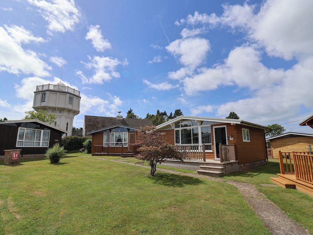 Pebble Beach Chalet — 4-Star Luxury Hotel in Seaton, United Kingdom