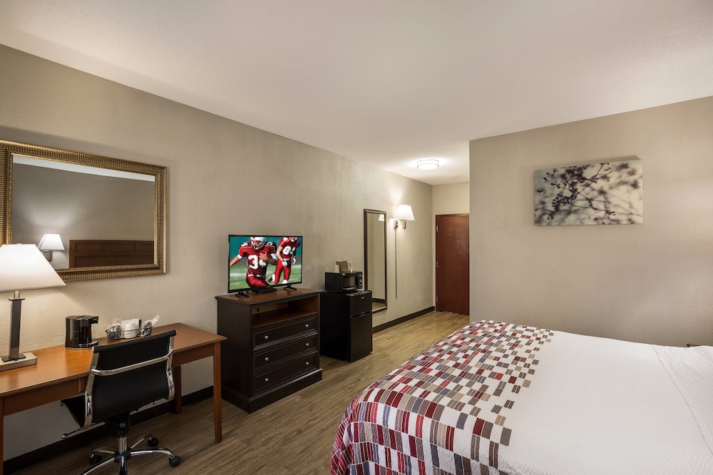 Red Roof Inn & Suites Bloomsburg Mifflinville - photo 12