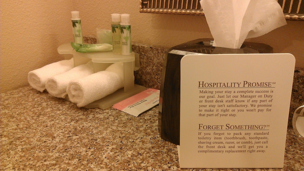 Holiday Inn Express & Suites Marshall an IHG Hotel - photo 3