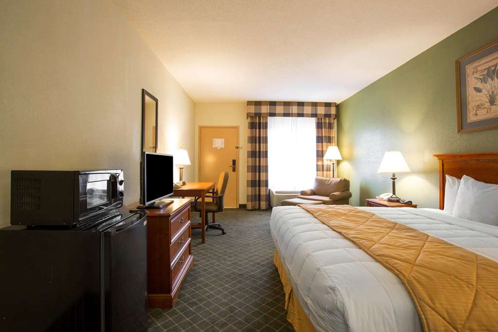 Clarion Inn & Suites Aiken South - photo 9