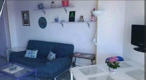 Coqueto Estudio Frente Al Mar. in Almunecar, Spain