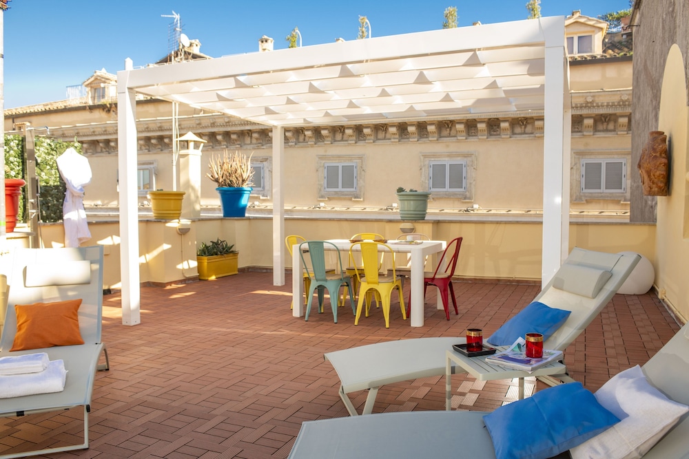 Pantheon appartamento cestari — 4-Star Luxury Hotel in Rome, Italy