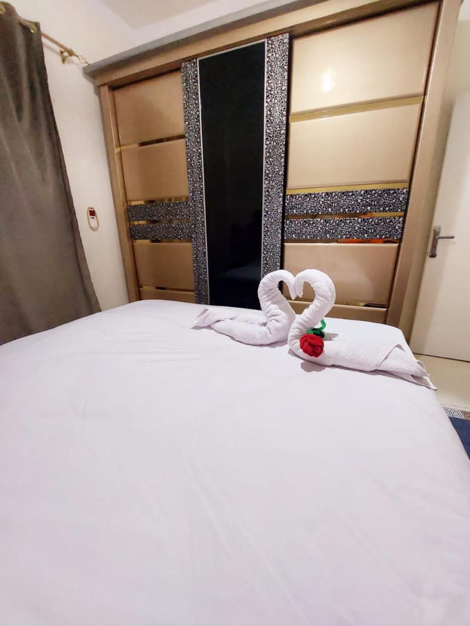 Tito Pyramids View - carbon neutral hotel in Giza