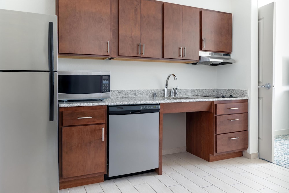 Homewood Suites by Hilton Wauwatosa Milwaukee - photo 18