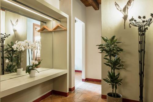Osteria Luxury Apartments — 4-Star Luxury Hotel in Peschiera Del Garda, Italy