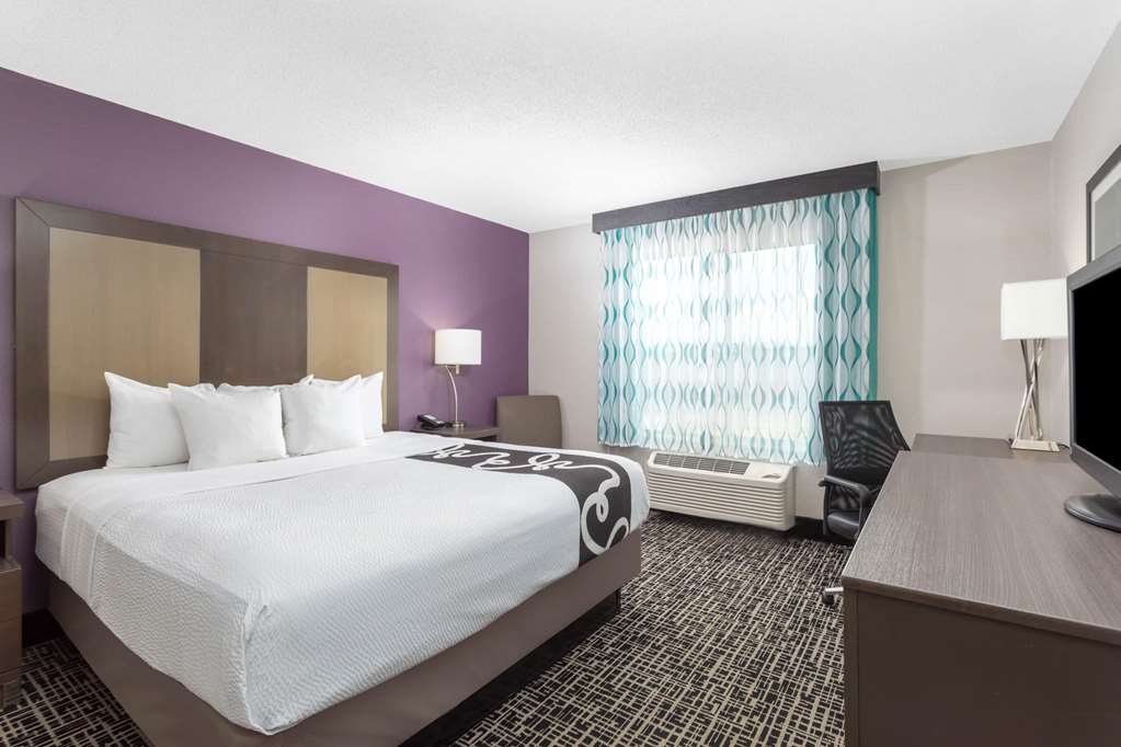 La Quinta Inn & Suites by Wyndham Hopkinsville - photo 29