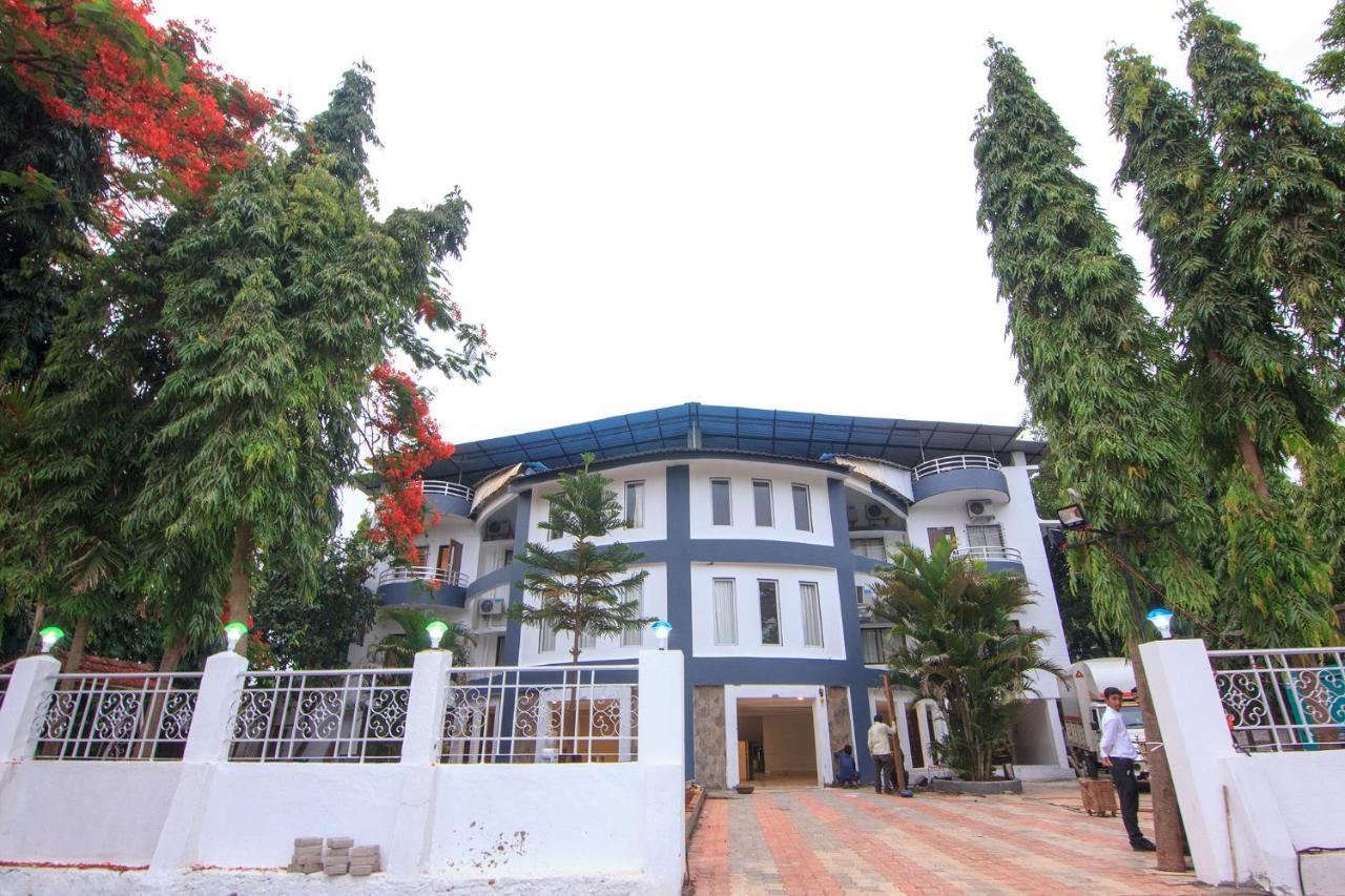 Strand Resort - last minute hotel in Lonavla