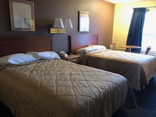 America's Best Inn - photo 40