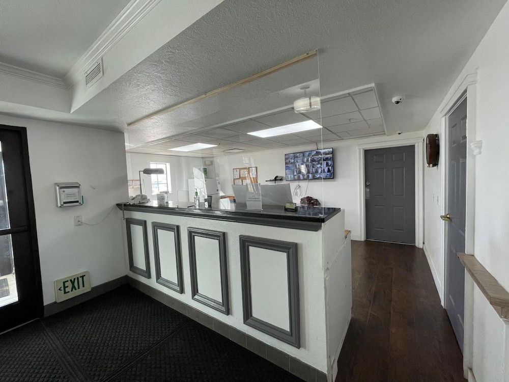 Traveler's Inn Carlin NV near Elko - photo 3