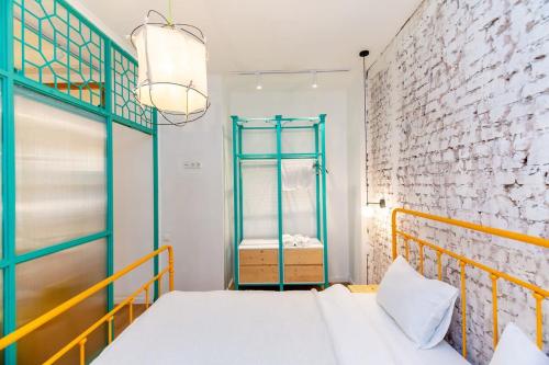 Unique and Beautiful 1BR Apt in Historic Tbilisi by Wehost