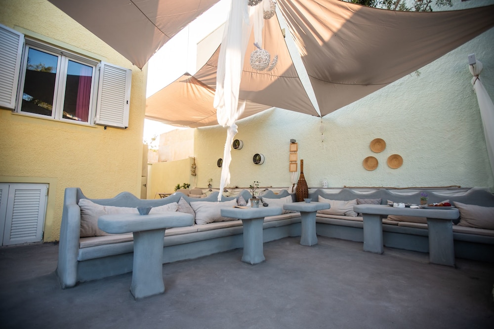 Pasithei Studios in Emporeio, Greece