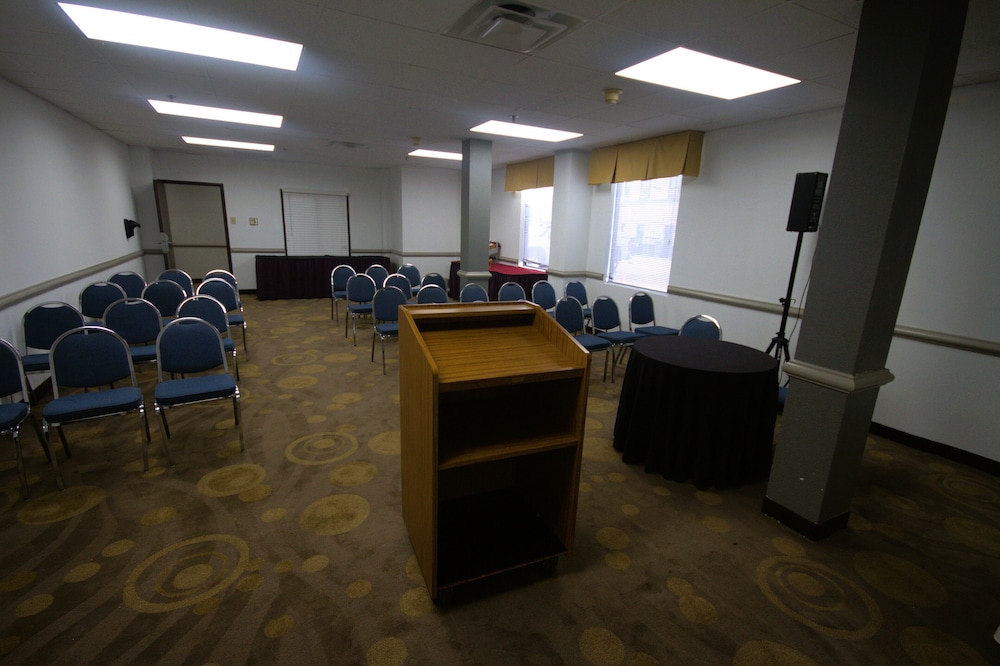 Atrium Hotel and Suites - photo 81