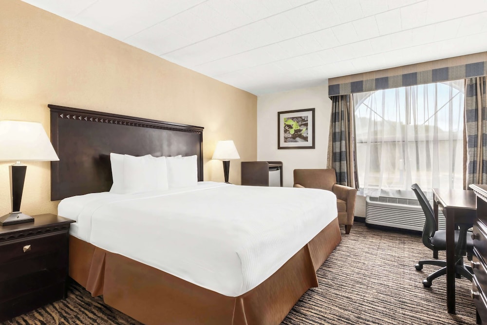 Best Western Hazlet Inn - photo 8