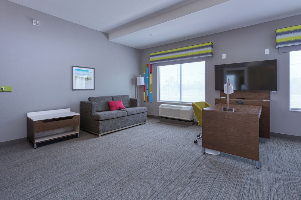 Hampton Inn & Suites by Hilton Bakersfield Central - photo 11