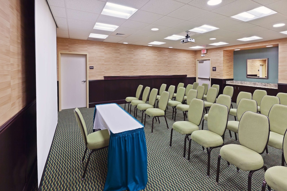 Hampton Inn & Suites Austin Lakeway - photo 39