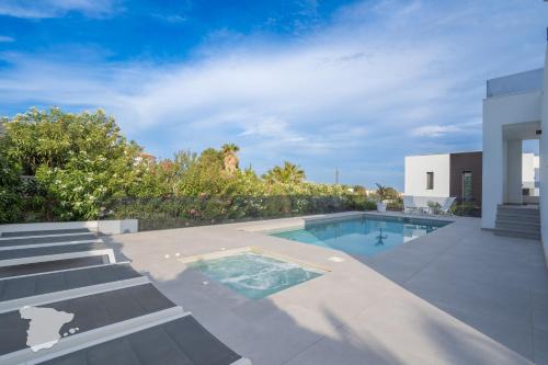 CostaBlancaDreams Villa White Flamingo in Calpe — 4-Star Luxury Hotel in Calp, Spain