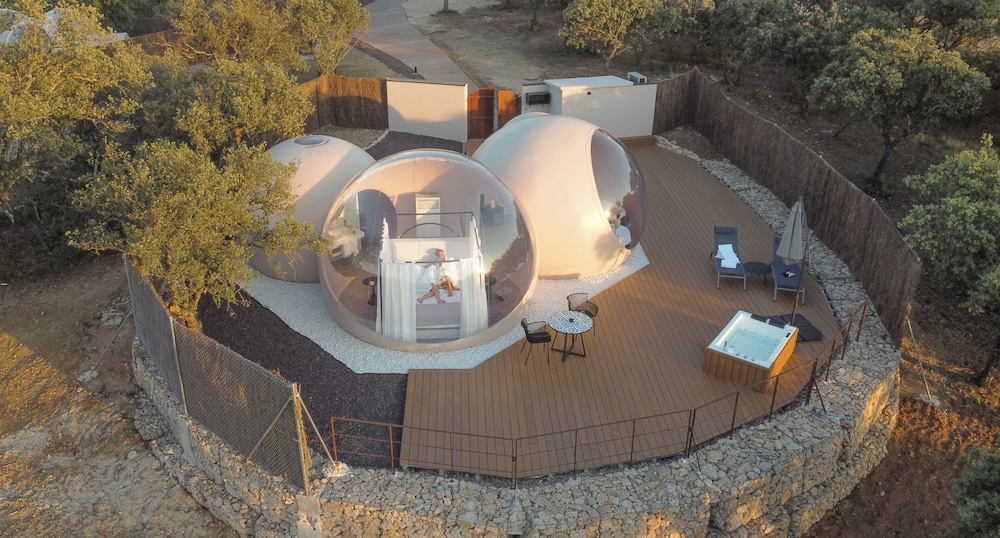 Miluna Open Nature Rooms — Hormigos