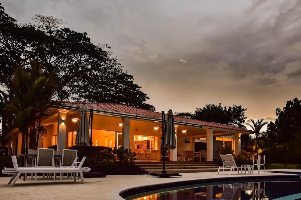 el Jardín del Edén para tu Niño Interior in Armenia, Colombia