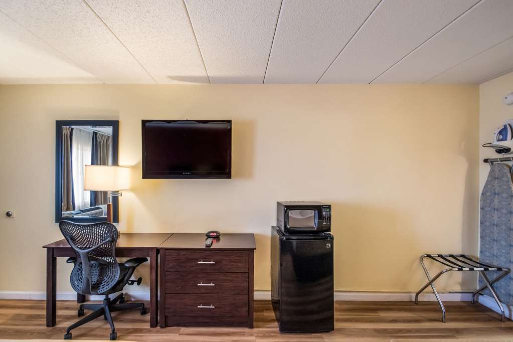 Econo Lodge Kearney Liberty - photo 22