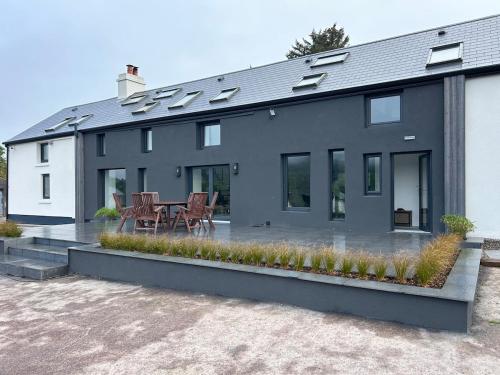 Ballyvourney Farmhouse — 4-Star Luxury Hotel in Macroom, Republic of Ireland