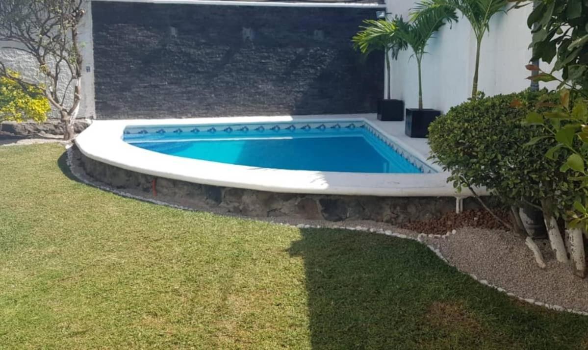 Warriors Burgos — hotel in Temixco