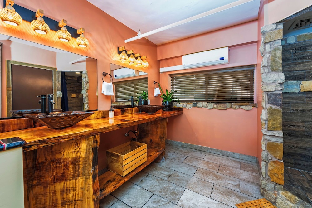 Nomads Hotel Near San Clemente Pier - photo 44