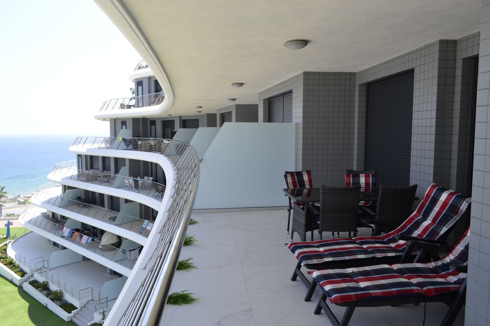 Infinity View Apartment — 4-Star Luxury Hotel in Elche, Spain